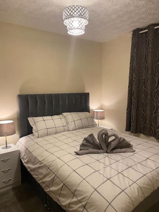 3 Bedroom Home-إنفيركيثينغ المظهر الخارجي الصورة