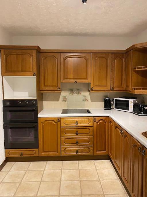 3 Bedroom Home-إنفيركيثينغ المظهر الخارجي الصورة