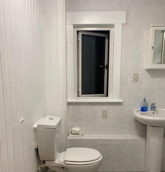 3 Bedroom Home-إنفيركيثينغ المظهر الخارجي الصورة