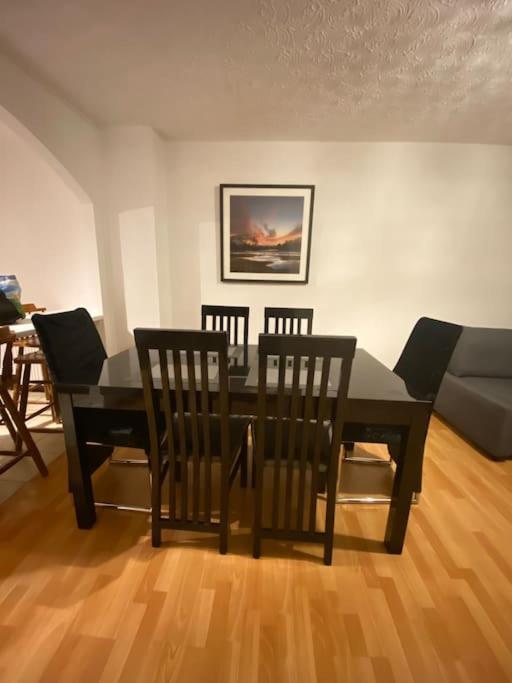 3 Bedroom Home-إنفيركيثينغ المظهر الخارجي الصورة